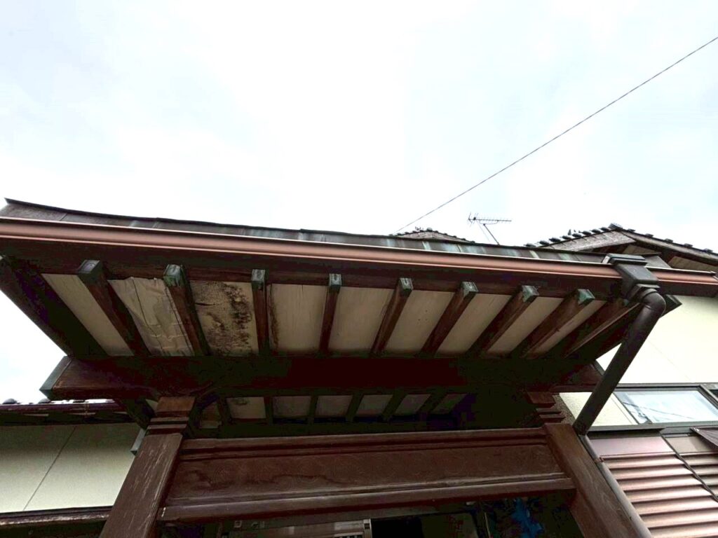 田川市　V様邸　玄関軒天　着工 (1)
