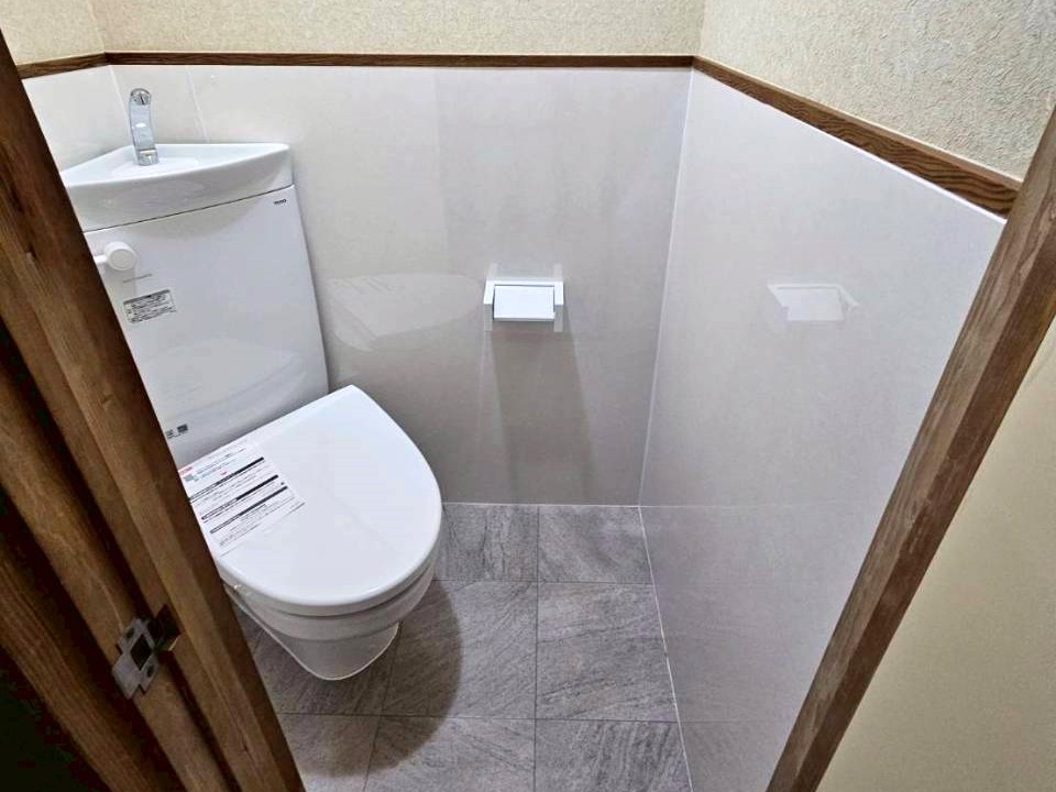 P様邸　トイレ完工 (2)